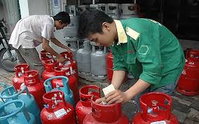 Giá gas giảm 8.000 đồng/bình 12kg